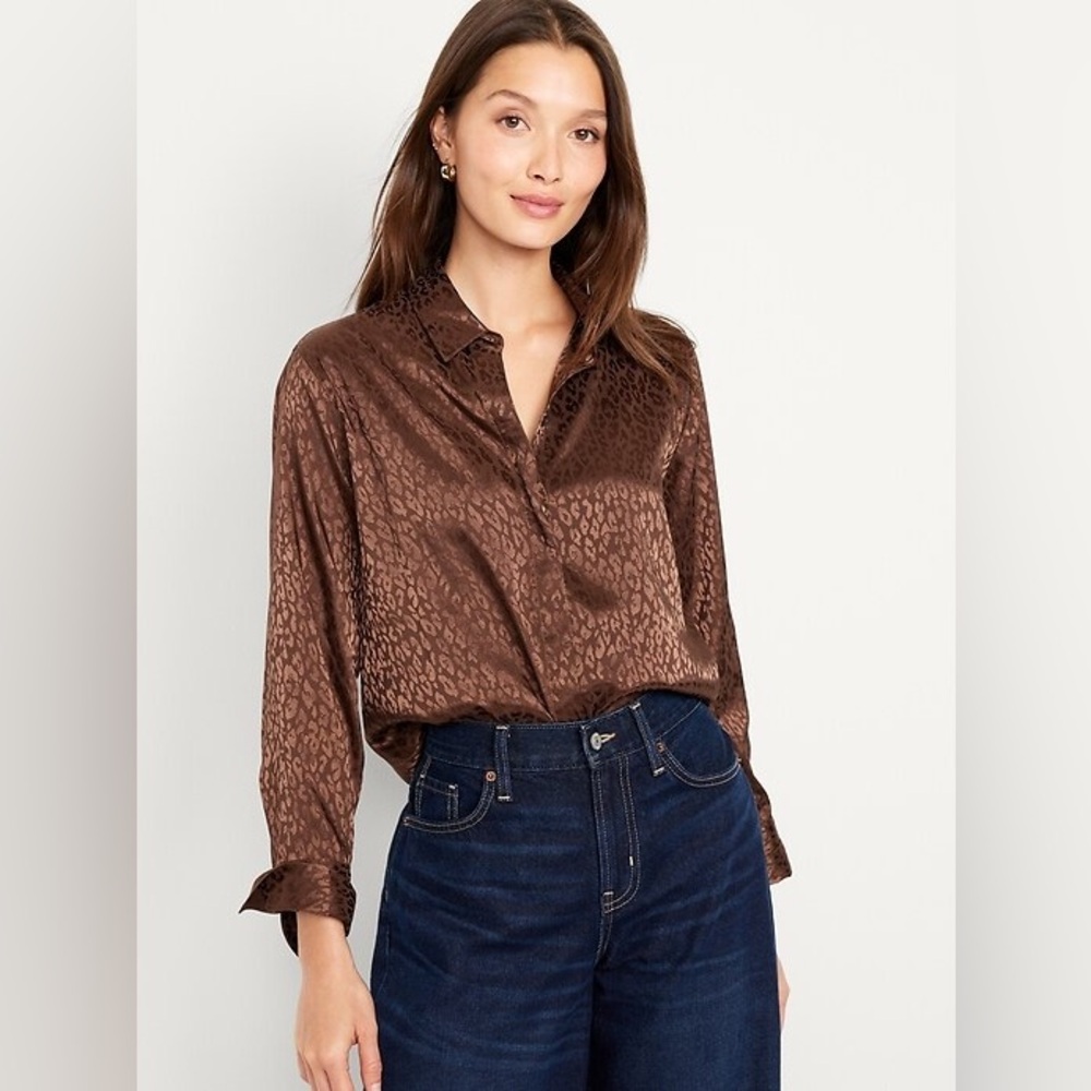 Old Navy Textured Satin Button Down Boyfriend Shirt Cheetah Print Brown